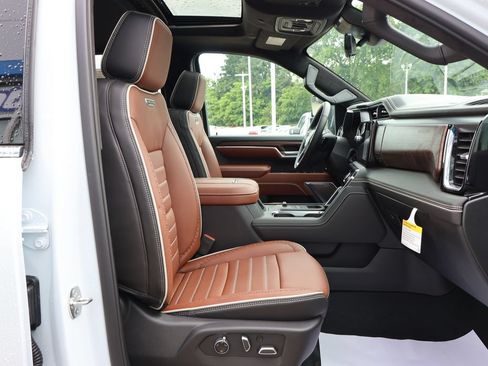 New 2026 GMC Sierra 3500 Denali Ultimate w/ LPO, Black Badging Package AWD/4WD image 46