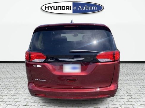 Used 2023 Chrysler Voyager LX FWD image 6