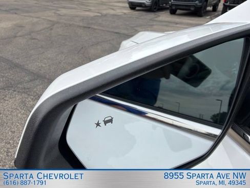 Used 2020 Chevrolet Equinox LT w/ Driver Convenience Package FWD image 12