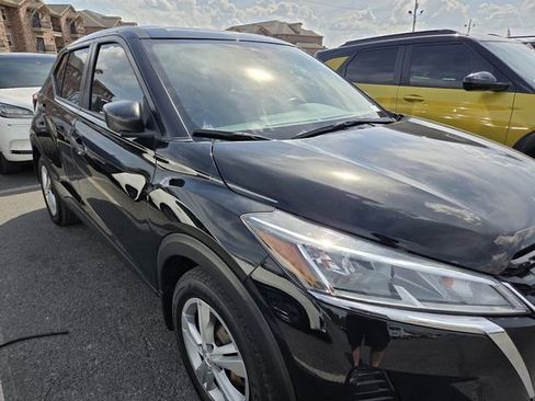 Used 2023 Nissan Kicks S image 4