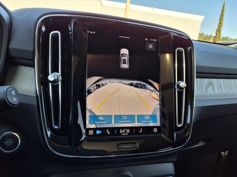 Used 2025 Volvo XC40 B5 Core w/ Protection Package Premier image 27