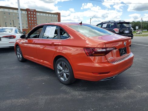 Used 2019 Volkswagen Jetta R-Line w/ R-Line Cold Weather Package FWD image 2