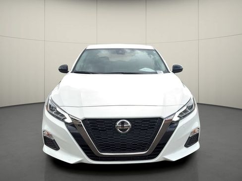 Used 2022 Nissan Altima 2.5 SR FWD image 2