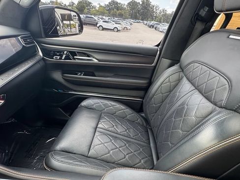 Used 2023 Jeep Grand Wagoneer Series III w/ Rear Seat Video Group 1 AWD/4WD image 33