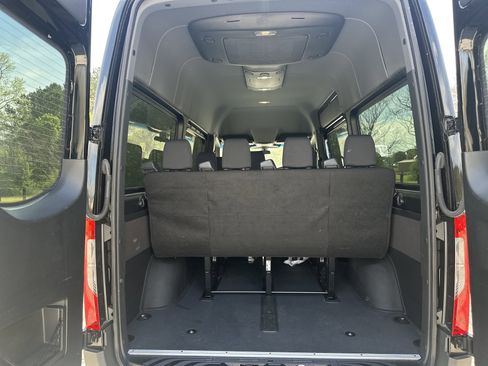 Used 2024 Mercedes-Benz Sprinter 2500 image 17