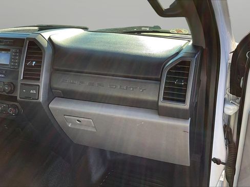 Used 2020 Ford F350 Lariat image 21