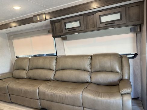 Used 2022 Ford E-450 and Econoline 450 Super Duty w/ Motorhome Prep Package image 65