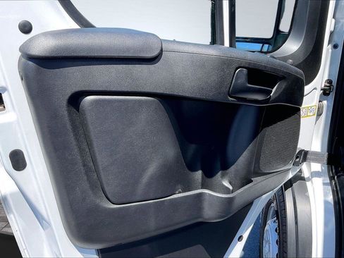 Used 2025 RAM ProMaster 2500 w/ Convenience Group FWD image 24