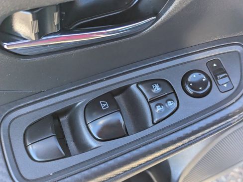 Certified 2023 Nissan Versa SV w/ Trunk Package image 18