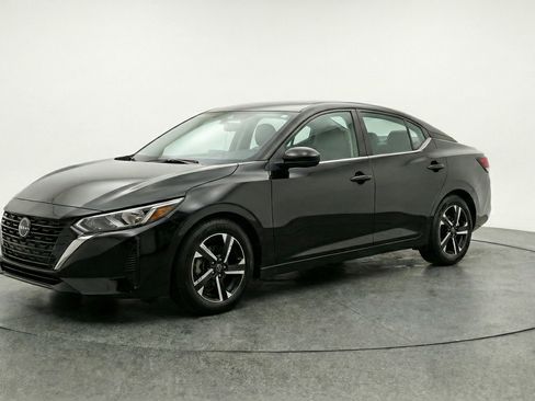 Used 2025 Nissan Sentra SV image 3