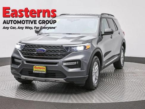 Used 2023 Ford Explorer XLT w/ Equipment Group 202A AWD/4WD image 1
