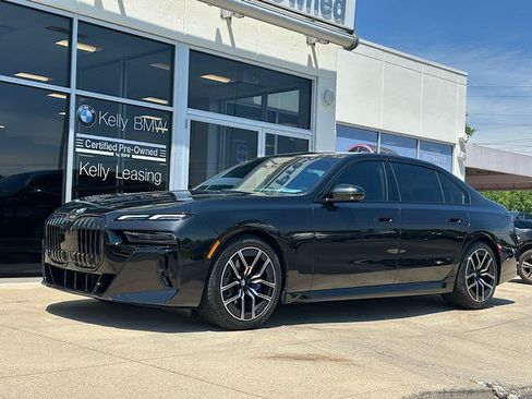 Used 2023 BMW 760i xDrive AWD/4WD image 4