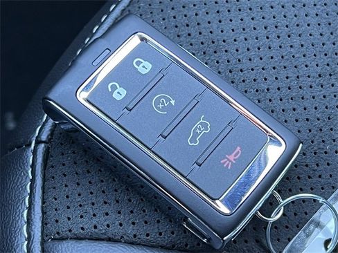 New 2025 Jeep Grand Cherokee Altitude image 30