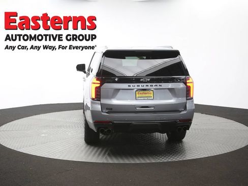 Used 2025 Chevrolet Suburban Z71 AWD/4WD image 41