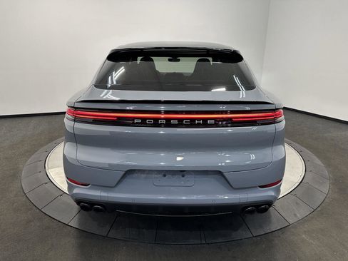 Certified 2025 Porsche Cayenne Coupe image 10