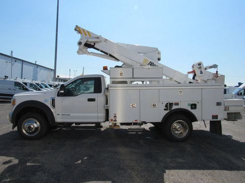 Used 2019 Ford F550 4x4 Regular Cab Super Duty image 5