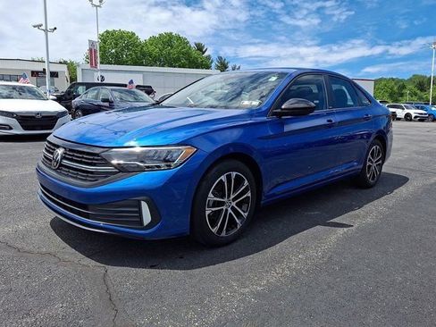 Used 2023 Volkswagen Jetta Sport FWD image 3