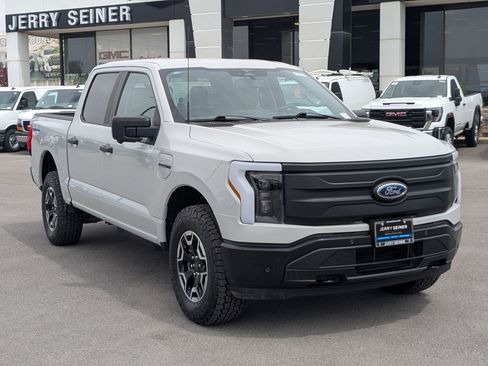 Used 2023 Ford F150 Lightning Pro w/ Tow Technology Package AWD/4WD image 8