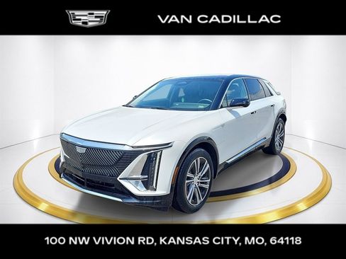 Certified 2025 Cadillac Lyriq Luxury w/ LPO, Floor Liner Package AWD/4WD image 1