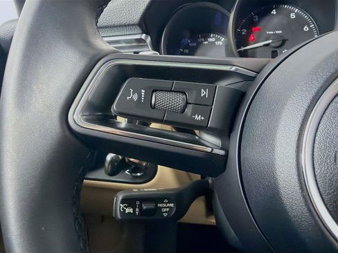 Certified 2026 Porsche Macan AWD/4WD image 13