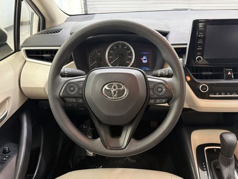 Used 2020 Toyota Corolla LE FWD image 11