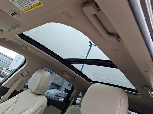Used 2020 Lincoln Nautilus Reserve w/ Equipment Group 201A FWD image 16