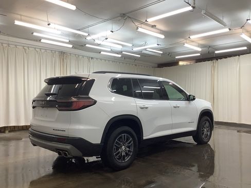Used 2025 GMC Acadia Elevation image 6