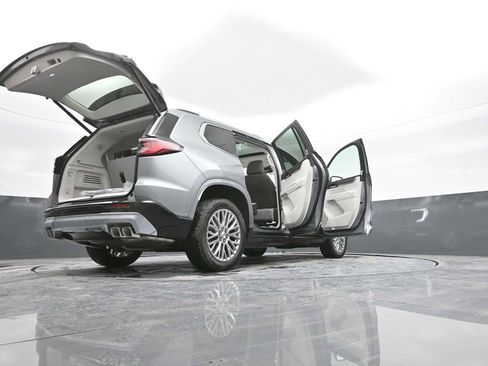 New 2026 GMC Acadia Denali w/ Super Cruise Package image 38