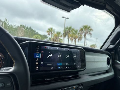 Used 2024 Jeep Wrangler Willys image 25