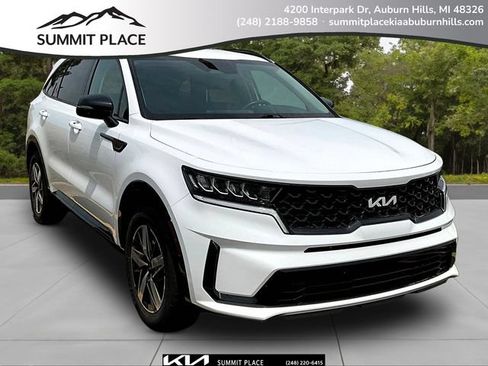 Certified 2023 Kia Sorento S FWD image 1