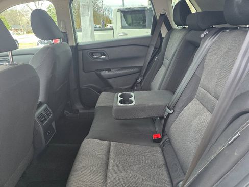 Used 2025 Nissan Rogue SV image 13