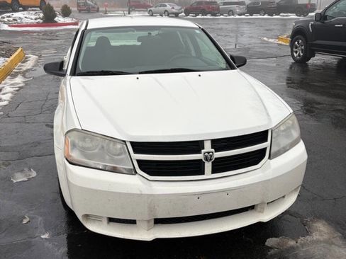 Used 2010 Dodge Avenger SXT image 3