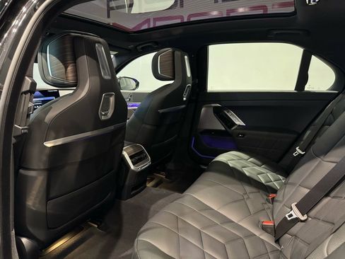 Used 2025 BMW 760i xDrive image 41