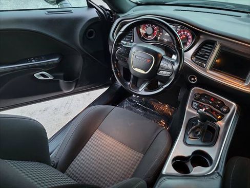 Used 2022 Dodge Challenger GT AWD/4WD image 12