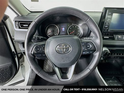 Used 2020 Toyota RAV4 XLE Premium image 11