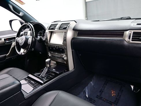 Used 2021 Lexus GX 460 Premium w/ Accessory Package AWD/4WD image 13