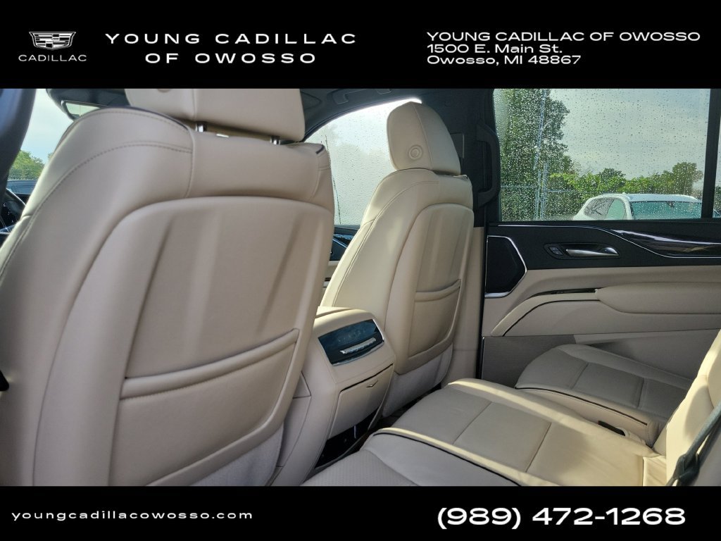 Used 2023 Cadillac Escalade Premium Luxury w/ LPO, Illumination Package AWD/4WD image 29