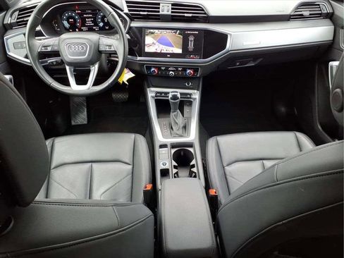 Used 2025 Audi Q3 2.0T Premium image 10