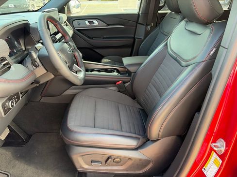 Used 2025 Ford Explorer ST-Line w/ Premium Package RWD image 23