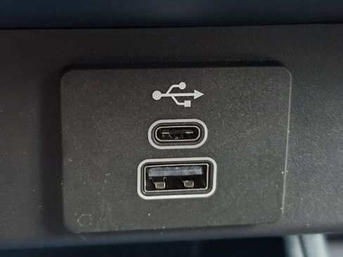Used 2025 Ford Maverick XLT w/ Equipment Group 301A AWD/4WD image 9