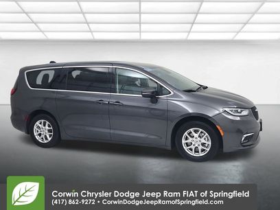 Used 2023 Chrysler Pacifica Touring-L