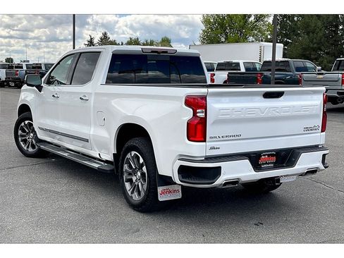 Used 2024 Chevrolet Silverado 1500 High Country AWD/4WD image 12