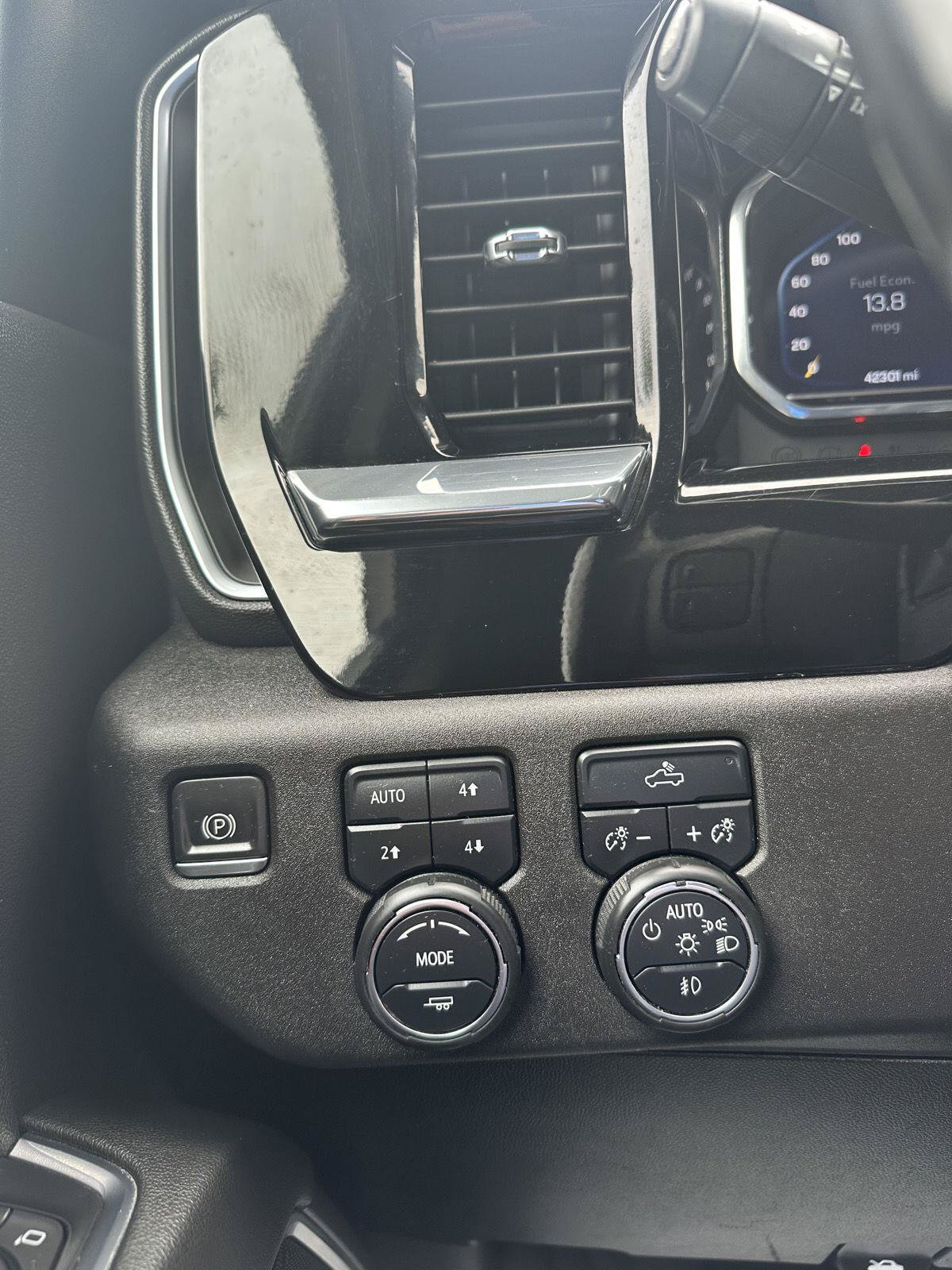 Used 2022 Chevrolet Silverado 1500 RST AWD/4WD image 30