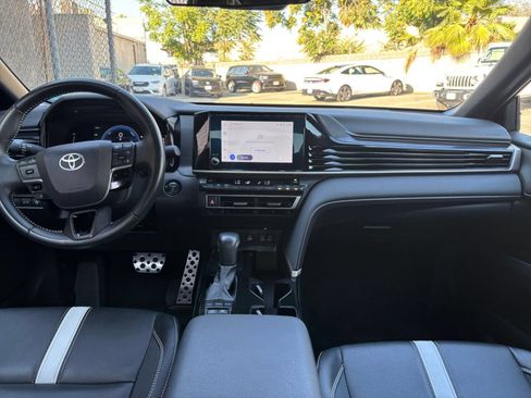 Used 2025 Toyota Camry SE FWD image 31