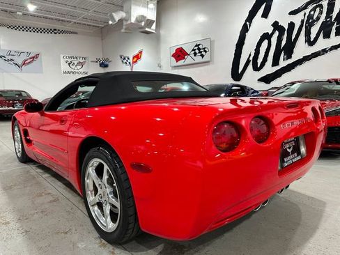 Used 2004 Chevrolet Corvette Convertible w/ Preferred Equipment Group RWD image 3