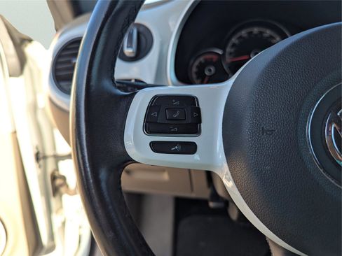 Used 2019 Volkswagen Beetle S image 30