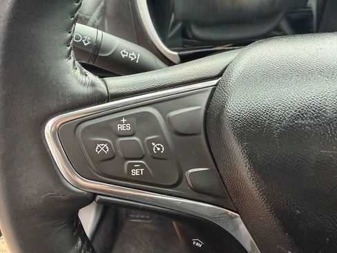 Used 2017 Chevrolet Volt LT FWD image 8