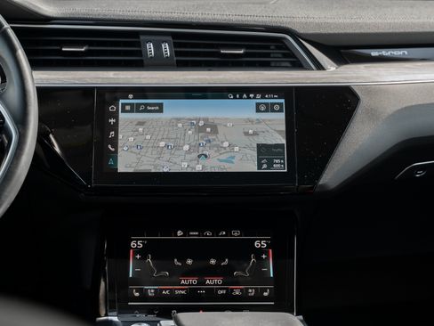Certified 2024 Audi Q8 e-tron Premium Plus w/ Premium Plus Package AWD/4WD image 14