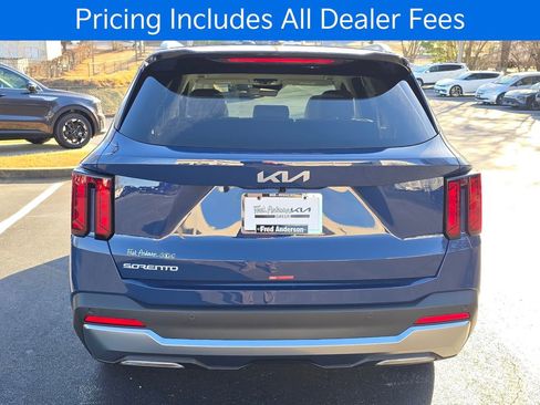 New 2026 Kia Sorento S w/ S Panoramic Sunroof Package FWD image 4