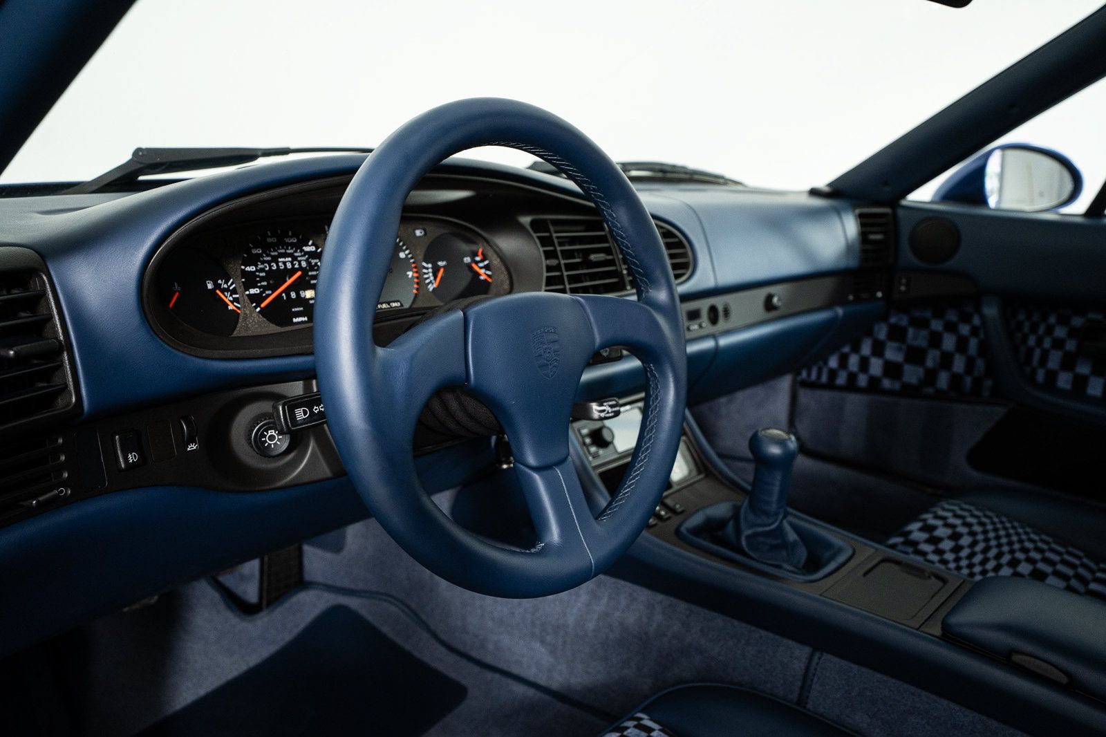 Used 1992 Porsche 968 Cabriolet RWD image 24